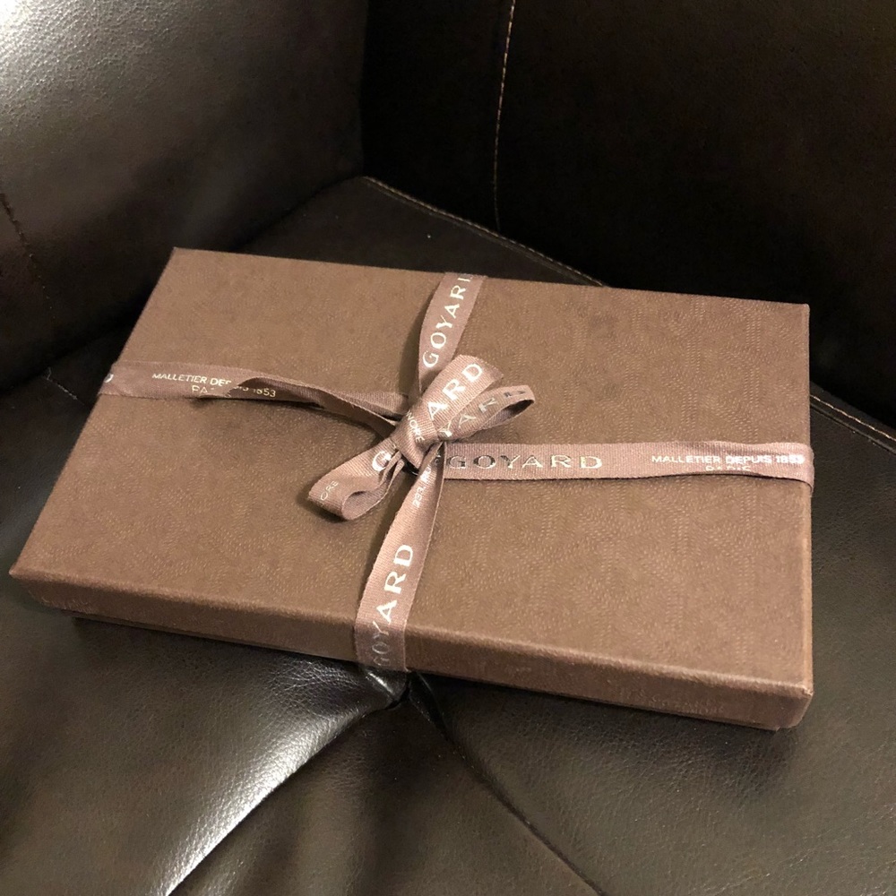 Goyard Box & Ribbon